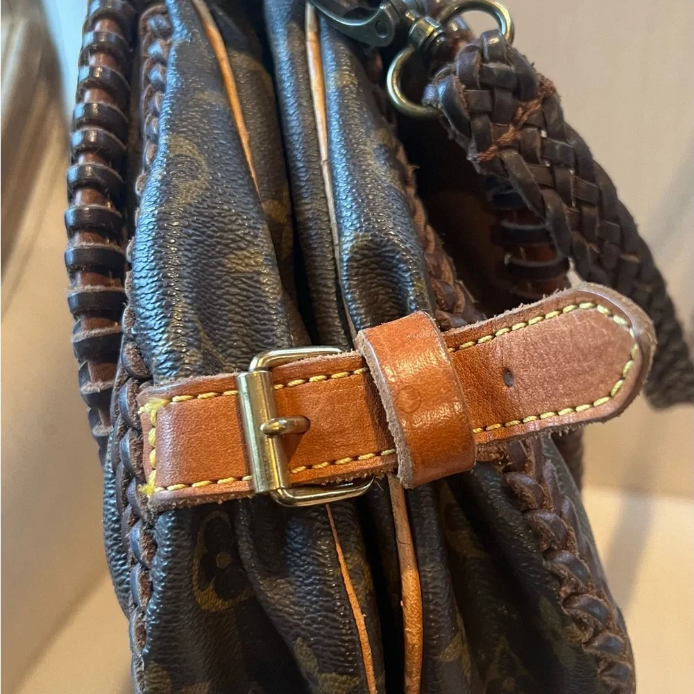 Louis Vuitton Dark Brown Monogram Crossbody Bag - Picture 5 of 11